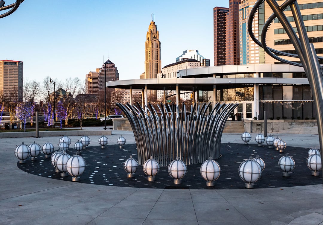 Arch-sign_SciotoMile_IlluminatedGlobes_011