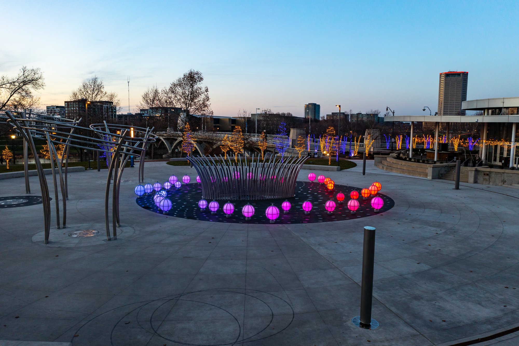 CS_SciotoMile_IlluminatedGlobes_027