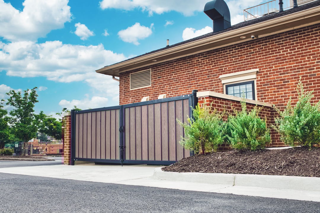 ToughGate_Dominos-4317_PVCGates_HerndonVA_014_E_3000x2000_72dpi