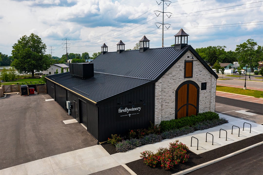 Envisor-post-mounted-roof-screen-firefly-winery 1