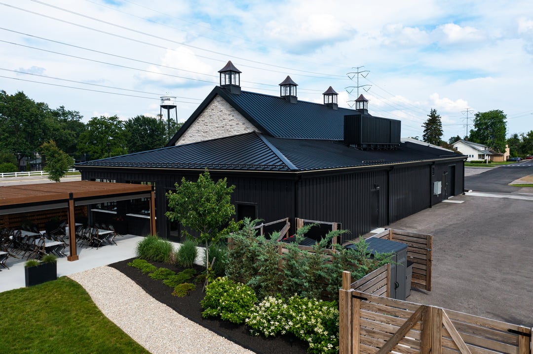 Envisor-post-mounted-roof-screen-firefly-winery 3