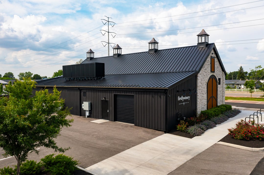 Envisor-post-mounted-roof-screen-firefly-winery 4