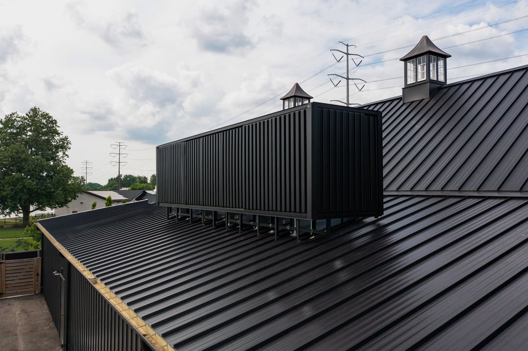 Envisor-post-mounted-roof-screen-firefly-winery 5