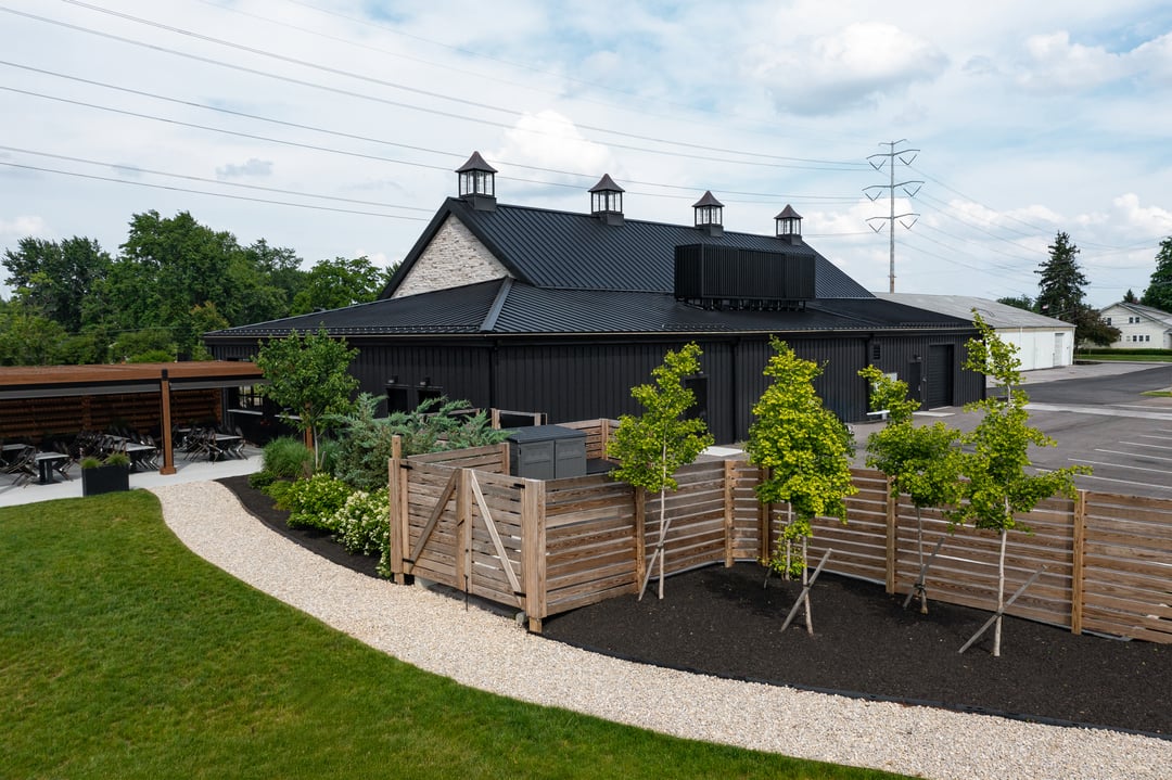 Envisor-post-mounted-roof-screen-firefly-winery 7