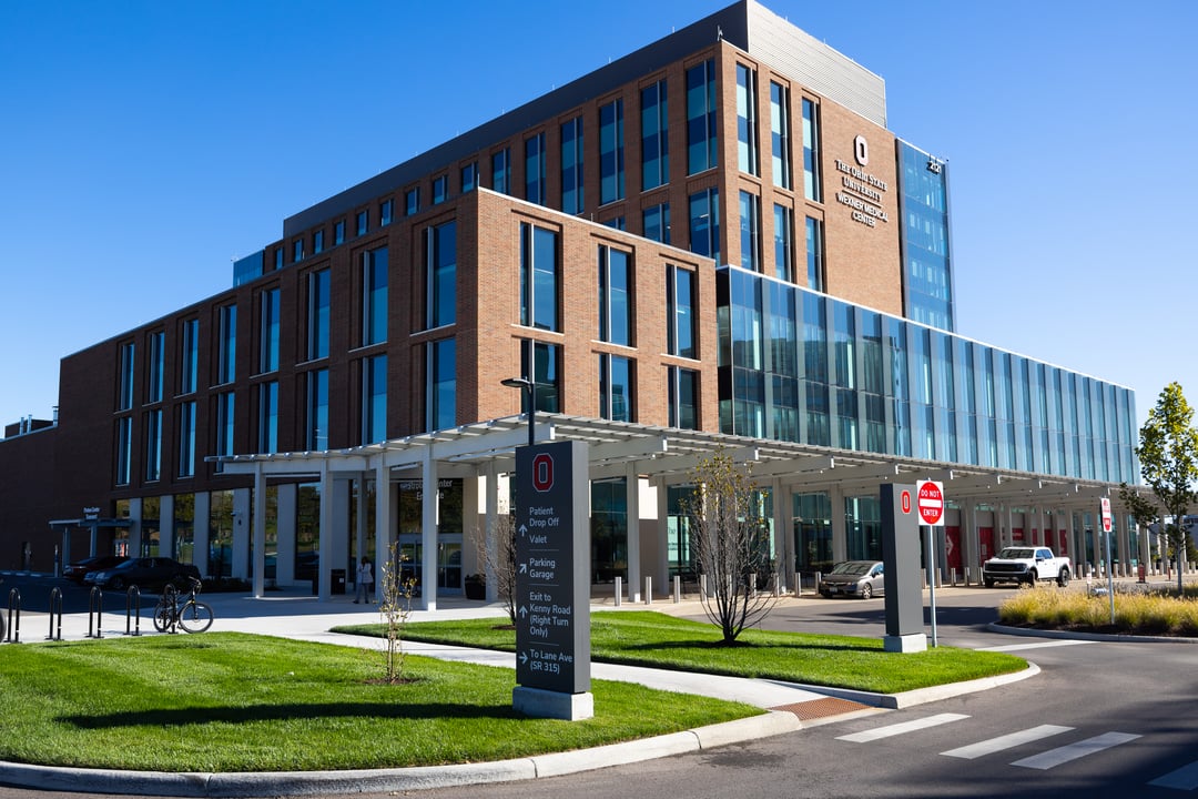 NSS_TheJames-OutpatientCenter_DirectoryMonuments_036